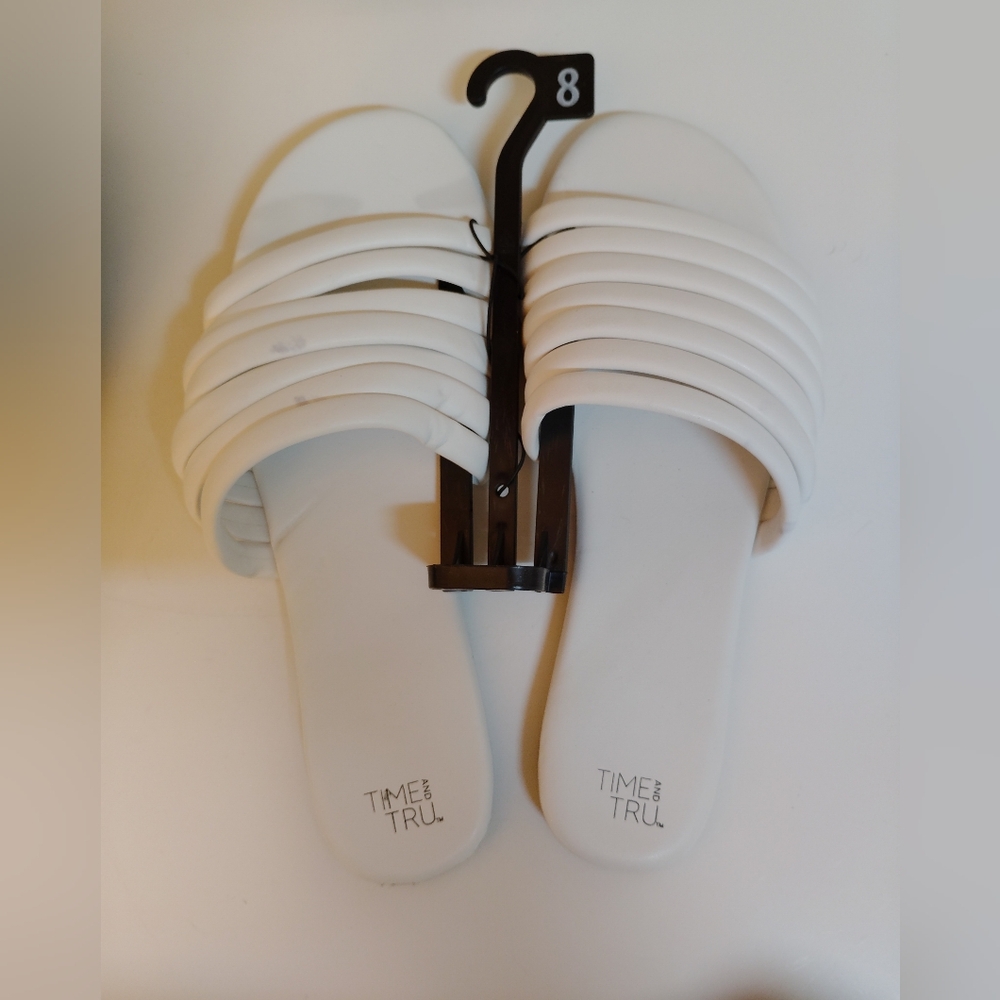 No Boundaries Flip Flop Lot in Lavender, Mint, Black, and White - Picture 5 of 5